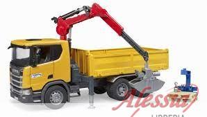 BRUDER - CAMION DA CANTIERE SCANIA SUPER 560R CON GRU E 2 PALLET BRUDER
